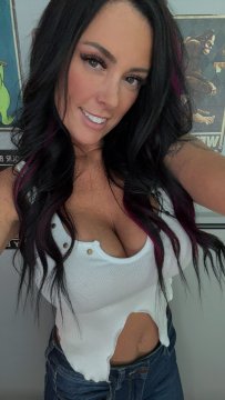 Sizzlingwhisper from Greater London,United Kingdom